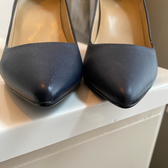 Michael Kors Navy Pointed Toe Pumps sz 6 - Picture 7 of 7